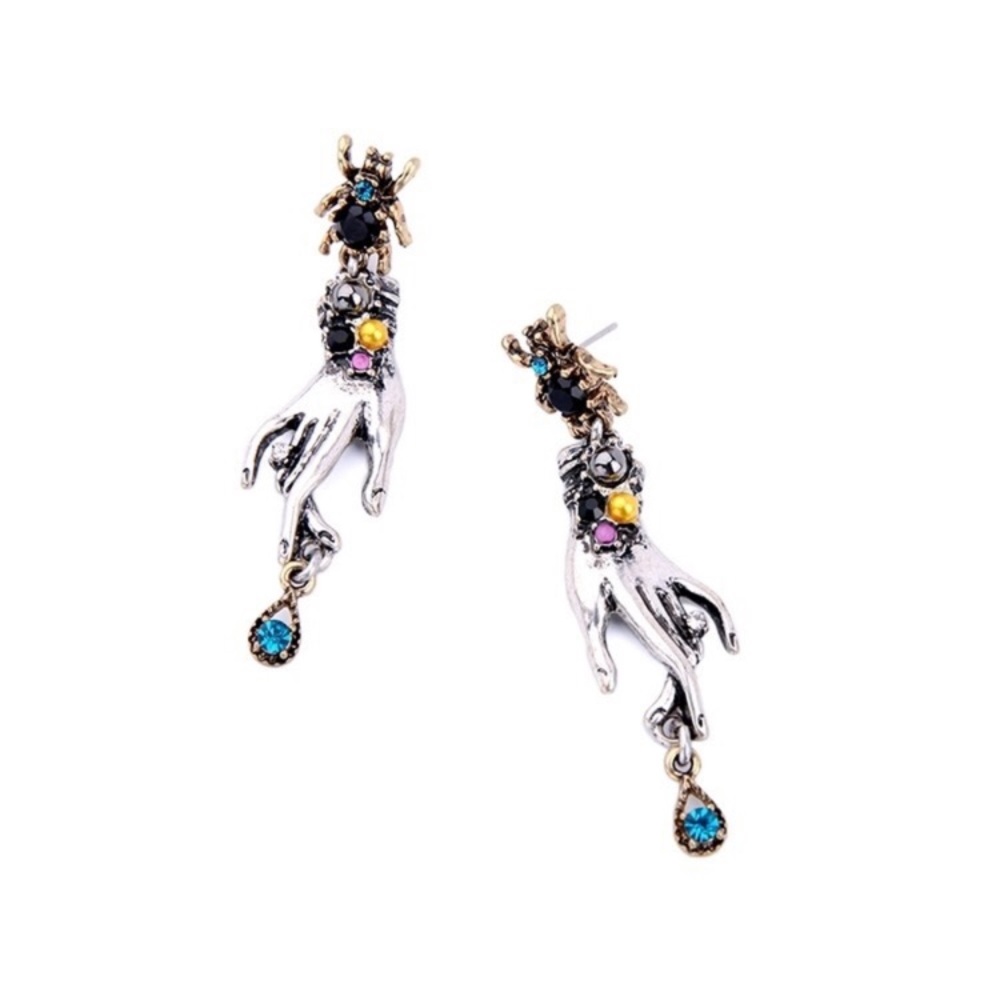 Spider Earrings With Dangling Hands - Picture 7 of 8